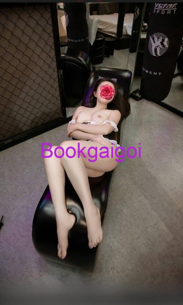 Linh Chi – Nóng Bỏng Body Cực Phẩm Sướng Không Tưởng! (1)