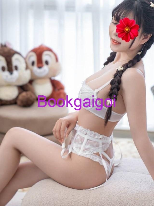 Quỳnh Anh - mặt xinh đẹp, body mơn mởn (9)